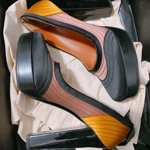 Lanvin 2009 collection satin high heel